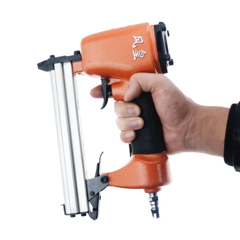 PNEUMATIC STAPLER - NAILER