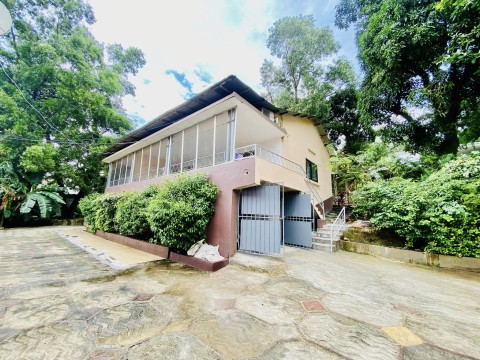 2 Apartments house at Spur Road